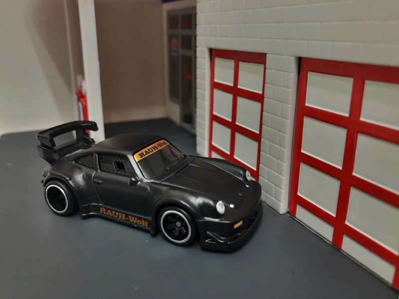 Illustration for article titled Custom raffle wins, plus some RWB love